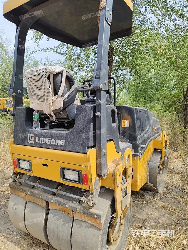 整机右后45°（设备外观及核心部件）