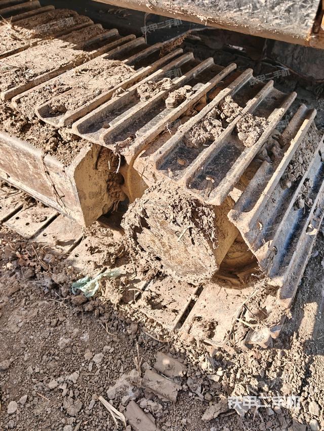 左驅(qū)動輪（行走機(jī)構(gòu)）