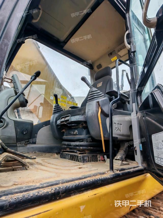 駕駛室整體（整機(jī)外觀）