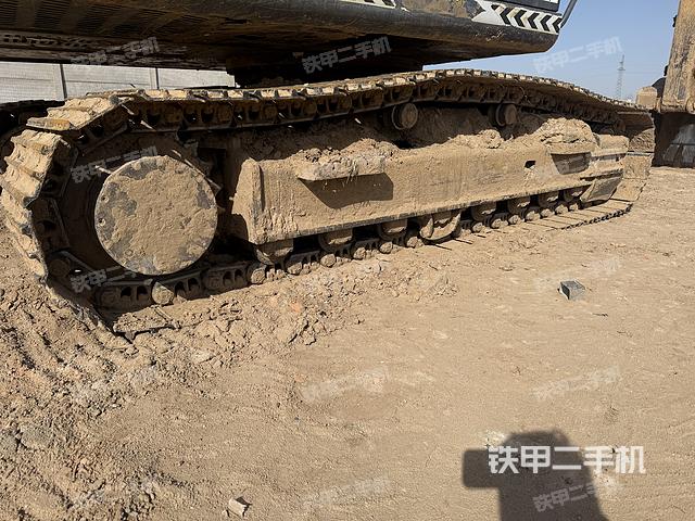 單側(cè)履帶整體（整機(jī)外觀）