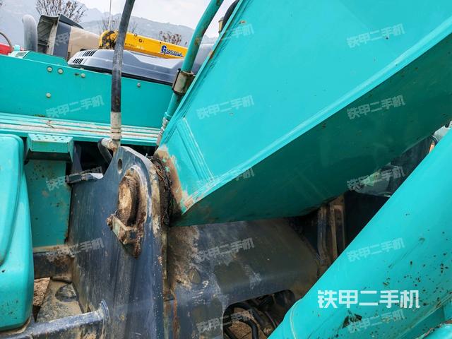 大臂根部?斜視(工作和回轉(zhuǎn)裝置) 大臂根部?斜視(工作和回轉(zhuǎn)裝置)