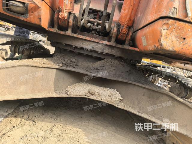 轉(zhuǎn)盤和下車架正前（工作和回轉(zhuǎn)裝置）