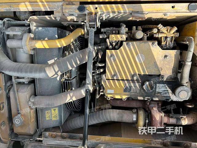發(fā)動機整體俯視(整機外觀) 發(fā)動機整體俯視(整機外觀)