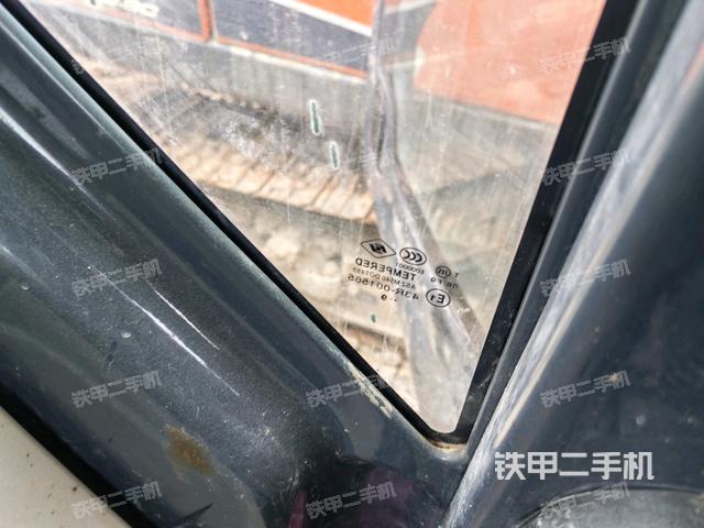 右側(cè)玻璃角標(biāo)(駕駛室部分) 右側(cè)玻璃角標(biāo)(駕駛室部分)