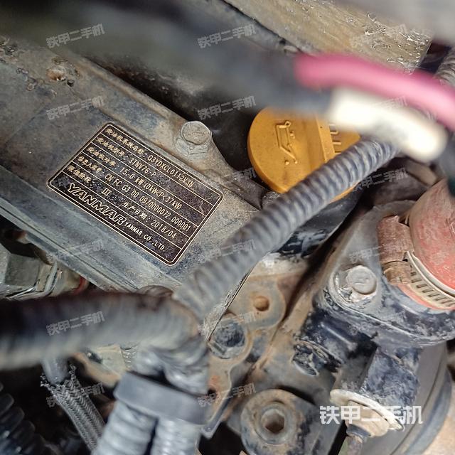 駕駛室整體(整機(jī)外觀) 駕駛室整體(整機(jī)外觀)
