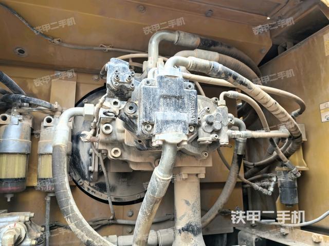 液壓泵斜45?左(大件艙室) 液壓泵斜45?左(大件艙室)