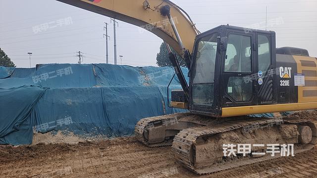 單側(cè)履帶整體(整機外觀) 單側(cè)履帶整體(整機外觀)