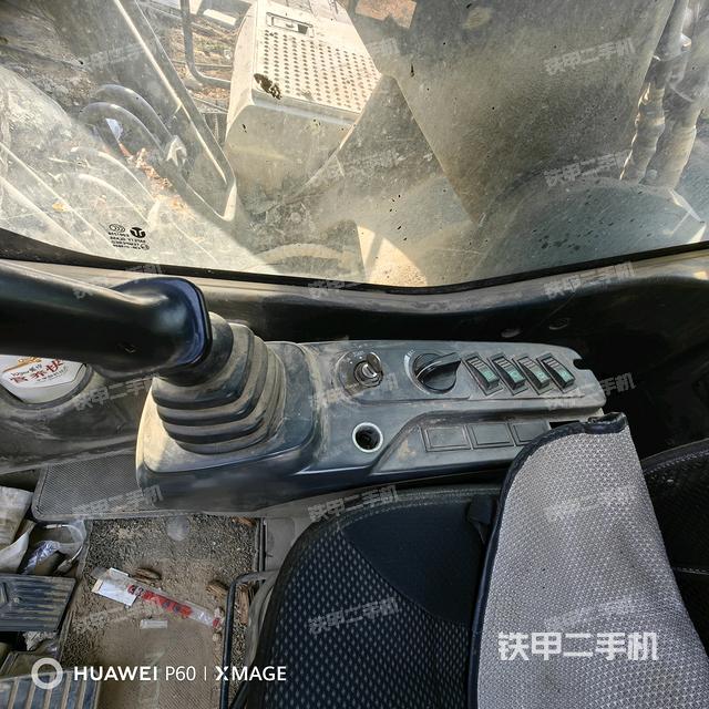 座椅左側(cè)控制臺(tái)/音響/含左手柄(駕駛室部分) 座椅左側(cè)控制臺(tái)/音響/含左手柄(駕駛室部分)