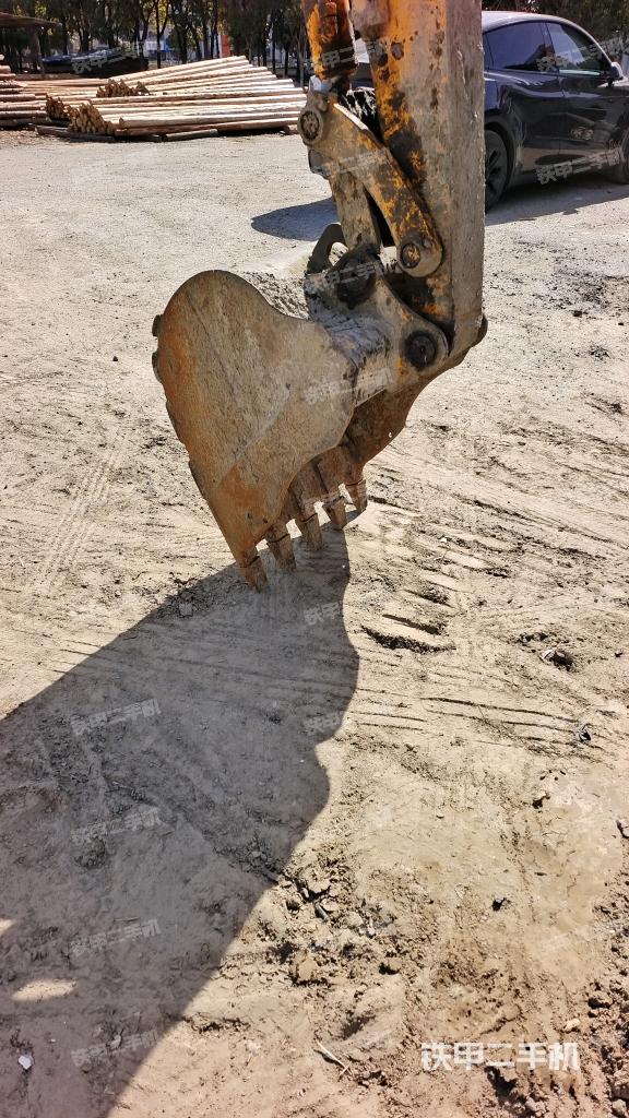 鏟斗右后整體（工作和回轉(zhuǎn)裝置）