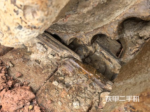 右側(cè)行走馬達(dá)蓋板（行走機(jī)構(gòu)）