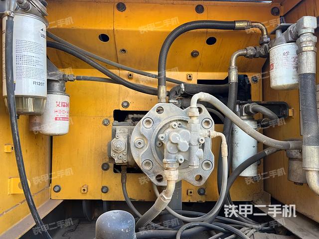 液壓泵艙室正面整體（整機(jī)外觀）