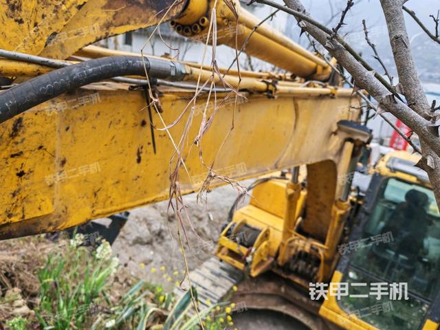 大臂油缸整體?豎拍(工作和回轉(zhuǎn)裝置) 大臂油缸整體?豎拍(工作和回轉(zhuǎn)裝置)