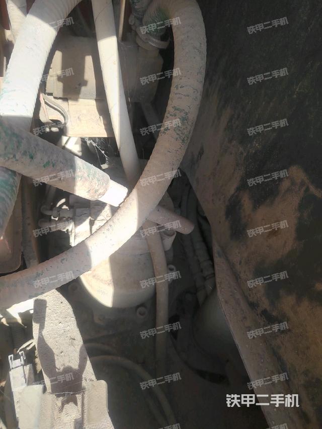 回轉(zhuǎn)馬達(dá)和主控閥(整機(jī)外觀) 回轉(zhuǎn)馬達(dá)和主控閥(整機(jī)外觀)