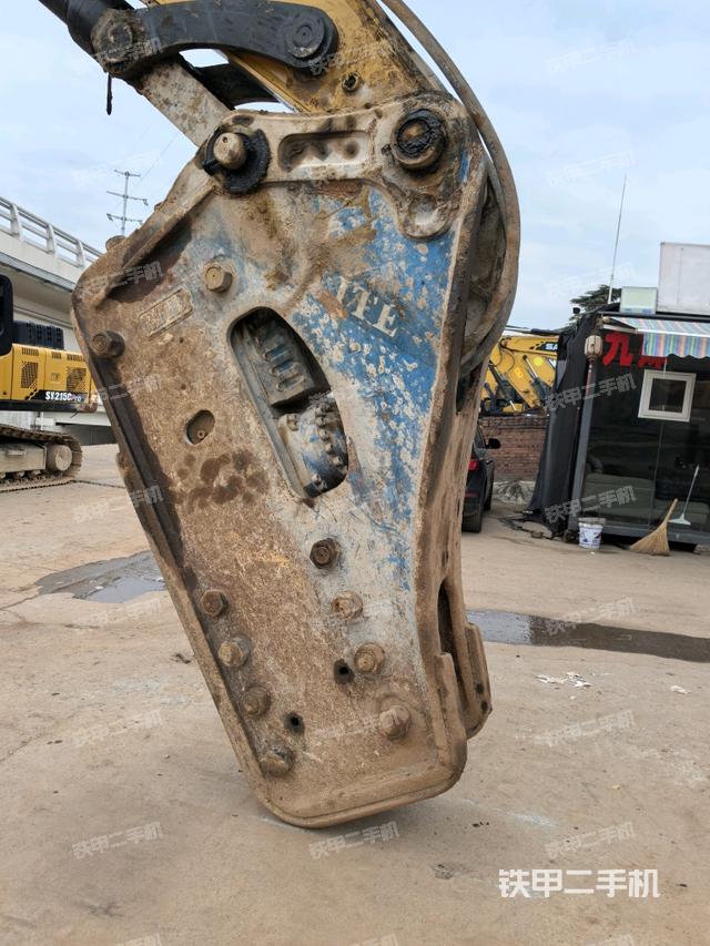 小臂整體左后(工作和回轉(zhuǎn)裝置) 小臂整體左后(工作和回轉(zhuǎn)裝置)