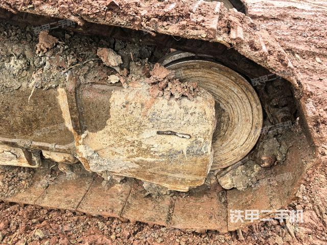 左驅(qū)動(dòng)輪（行走機(jī)構(gòu)）