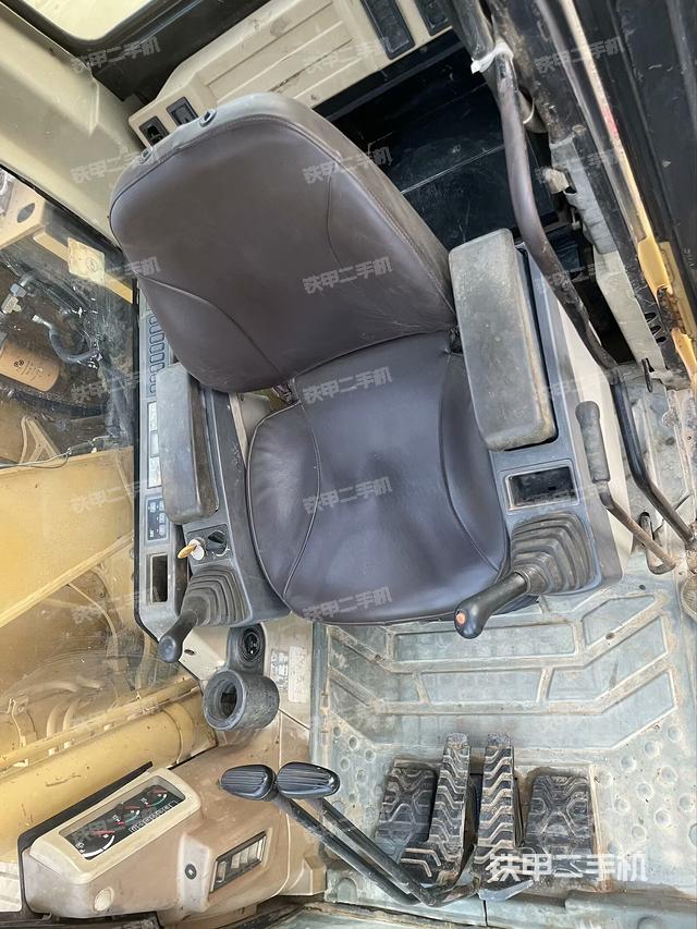 驾驶室整体（整机外观）