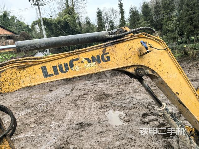 小臂整體右前(工作和回轉(zhuǎn)裝置) 小臂整體右前(工作和回轉(zhuǎn)裝置)