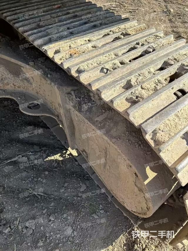 單側(cè)履帶整體（整機(jī)外觀）