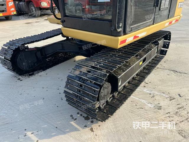 單側(cè)履帶整體(整機外觀) 單側(cè)履帶整體(整機外觀)