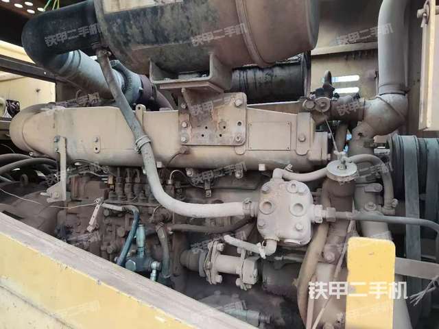 發(fā)動(dòng)機(jī)左側(cè)（整機(jī)外觀及大件）