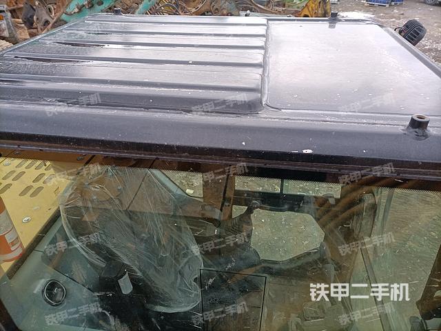 駕駛室頂部（整機外觀）