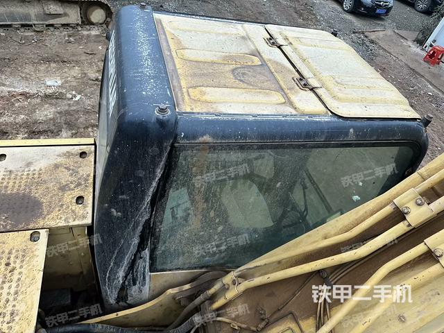 驾驶室顶部（整机外观）