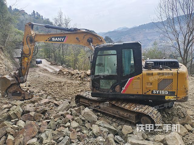 三一重工SY135C-10挖掘機(jī)