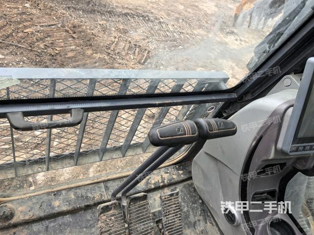 座椅左側(cè)控制臺(tái)/音響/含左手柄（駕駛室部分）