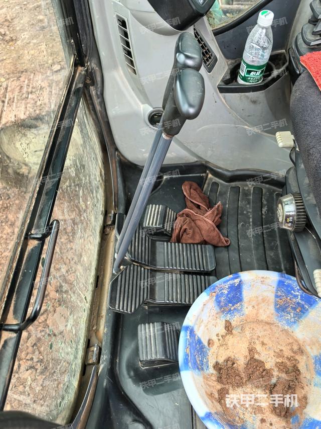 后窗玻璃角標(biāo)（駕駛室部分）