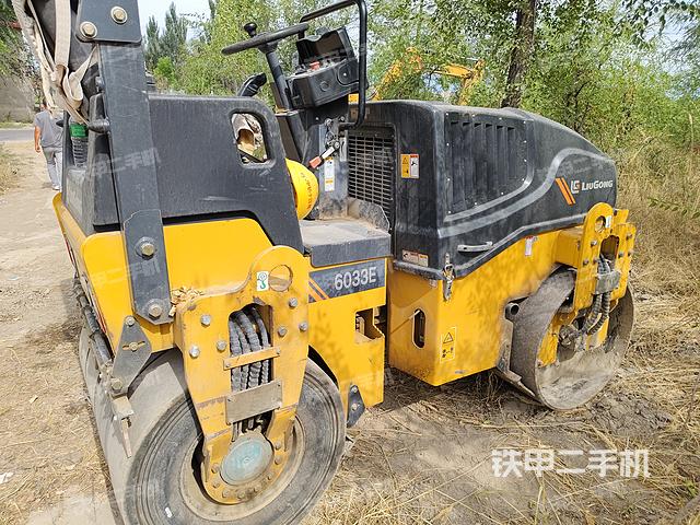 整机右侧（设备外观及核心部件）