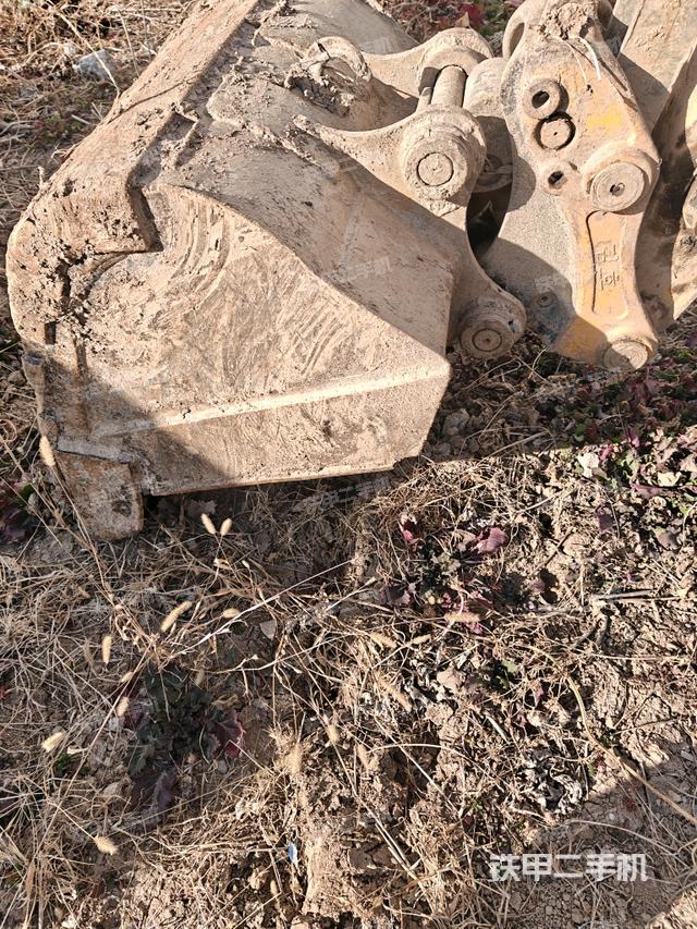 鏟斗右后整體（工作和回轉(zhuǎn)裝置）