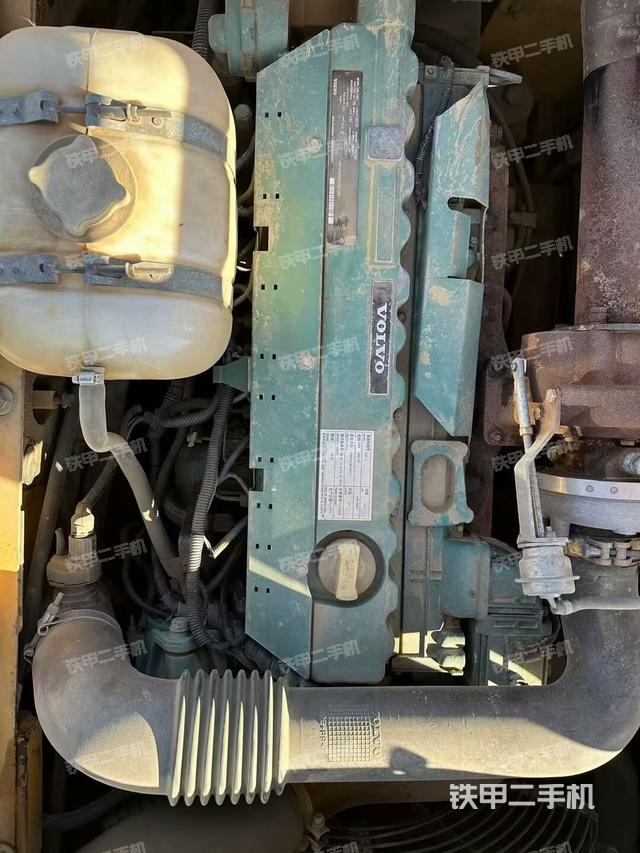 發(fā)動(dòng)機(jī)整體俯視（整機(jī)外觀）