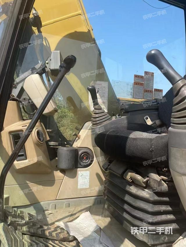 驾驶室整体（整机外观）