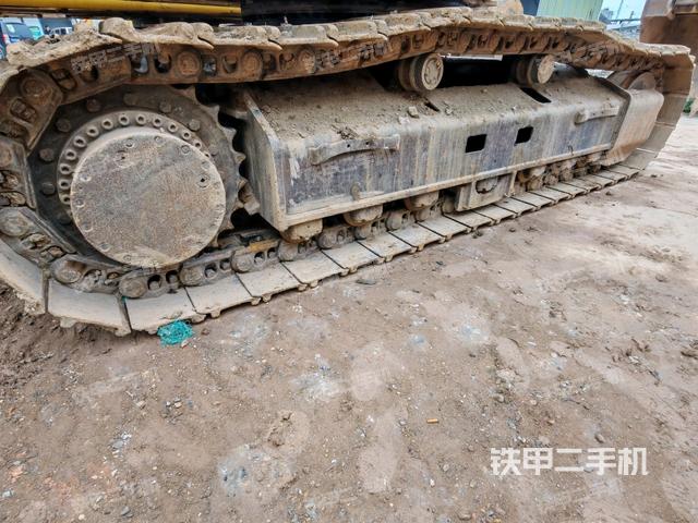 單側(cè)履帶整體（整機(jī)外觀）