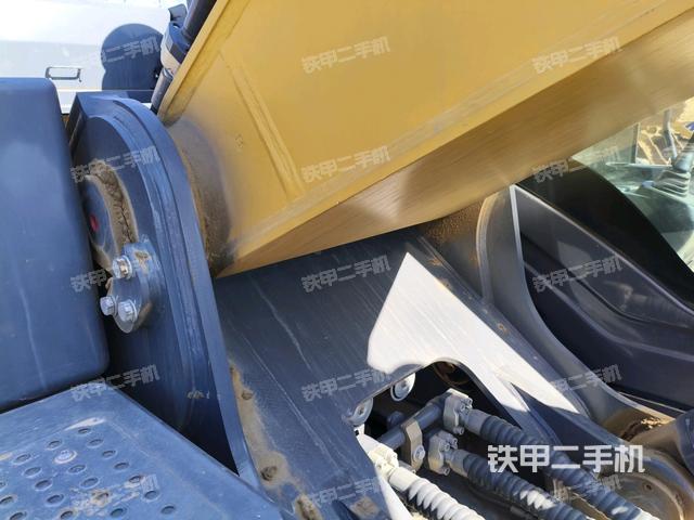 大臂根部?斜視(工作和回轉(zhuǎn)裝置) 大臂根部?斜視(工作和回轉(zhuǎn)裝置)