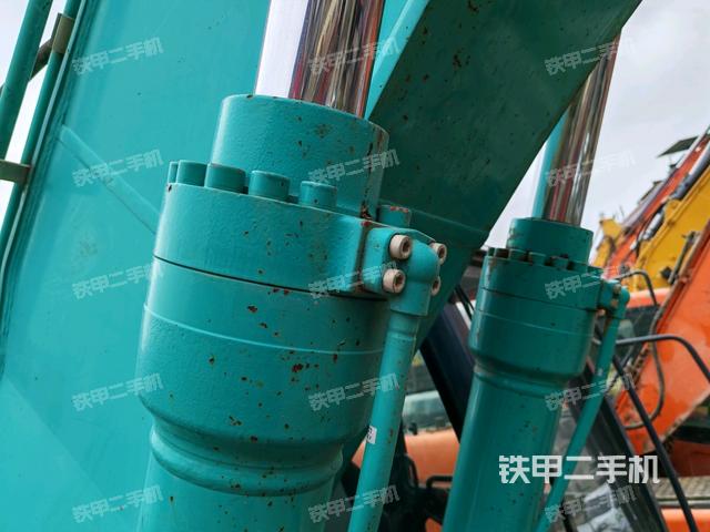 轉(zhuǎn)盤(pán)和下車(chē)架正前(工作和回轉(zhuǎn)裝置) 轉(zhuǎn)盤(pán)和下車(chē)架正前(工作和回轉(zhuǎn)裝置)