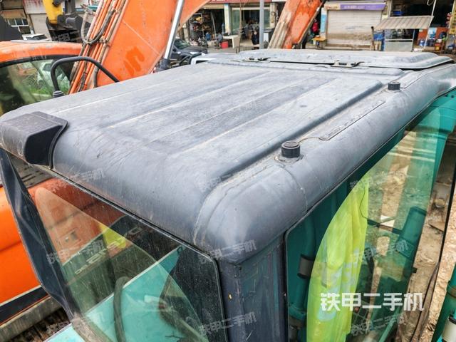 駕駛室頂部俯視(上車(chē)部件) 駕駛室頂部俯視(上車(chē)部件)