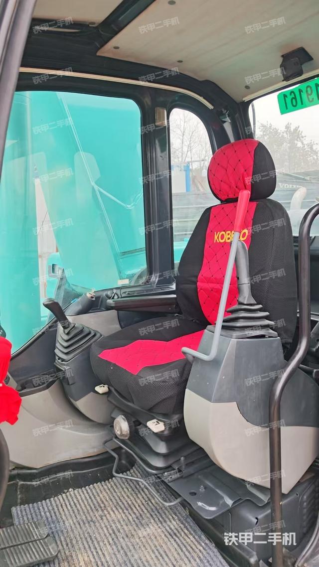 驾驶室整体（整机外观）