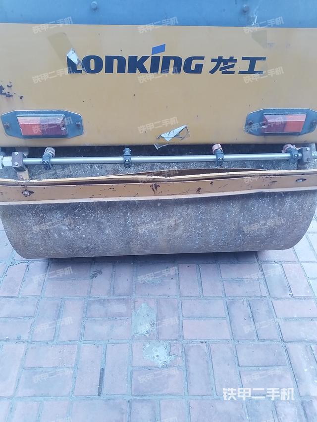 單側(cè)履帶整體（整機(jī)外觀）