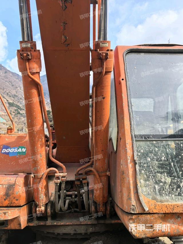 小臂整體右前（工作和回轉(zhuǎn)裝置）