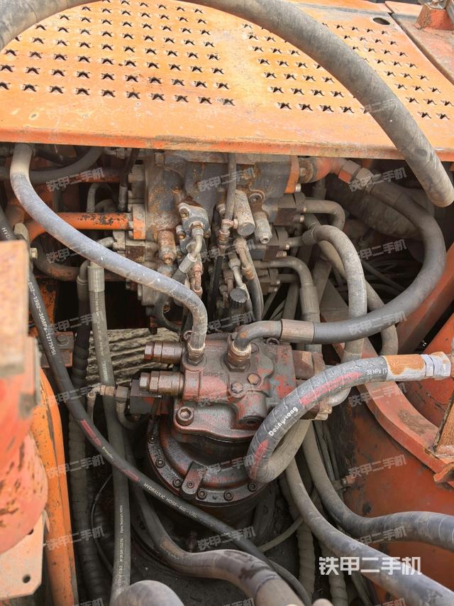 回轉(zhuǎn)馬達(dá)（上車部件）