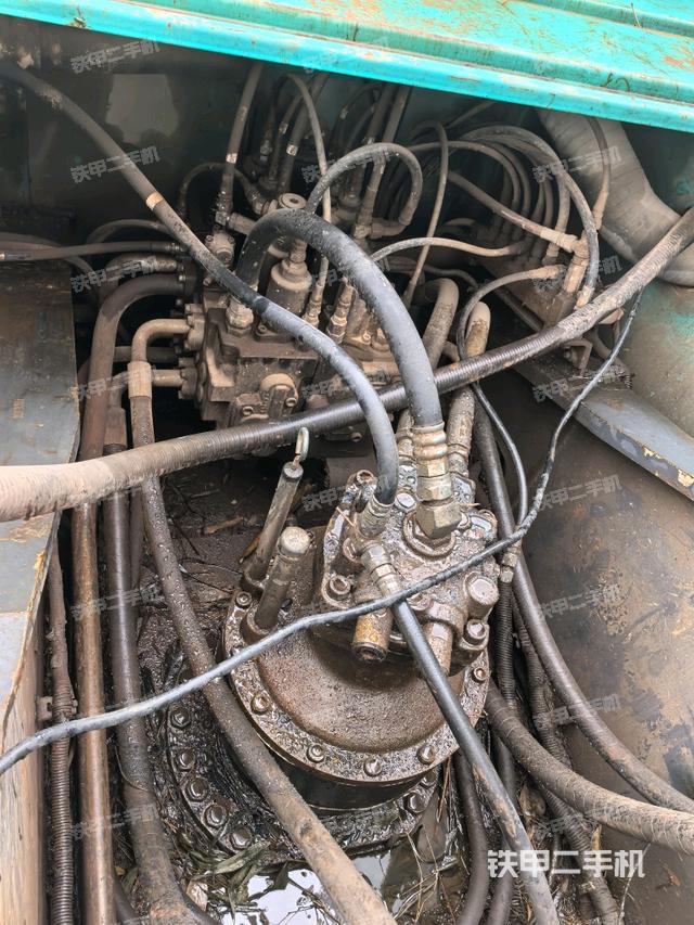 回轉(zhuǎn)馬達(dá)（上車部件）