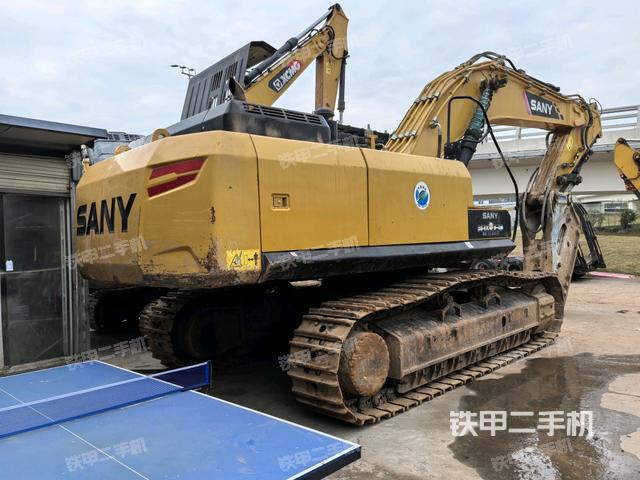 三一重工SY550H挖掘机的设备实拍-第3张实拍照片