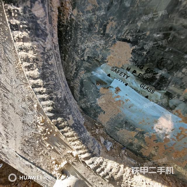 左后方玻璃角標(biāo)(駕駛室部分) 左后方玻璃角標(biāo)(駕駛室部分)