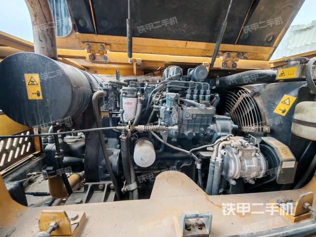發(fā)動(dòng)機(jī)整體俯視(整機(jī)外觀) 發(fā)動(dòng)機(jī)整體俯視(整機(jī)外觀)