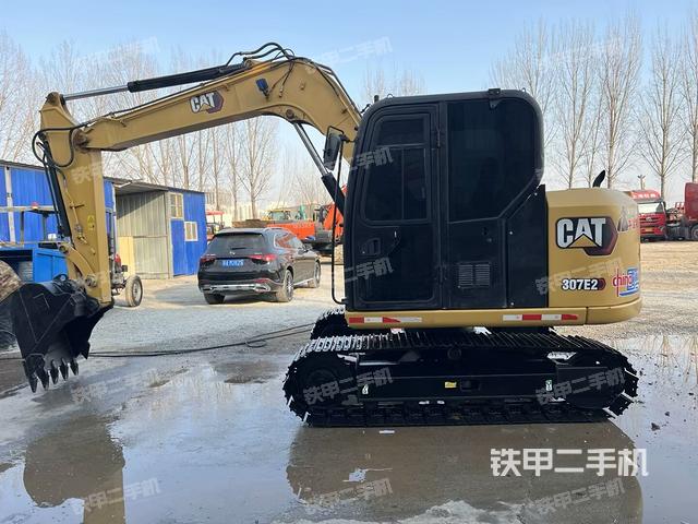 駕駛室頂部(整機外觀) 駕駛室頂部(整機外觀)
