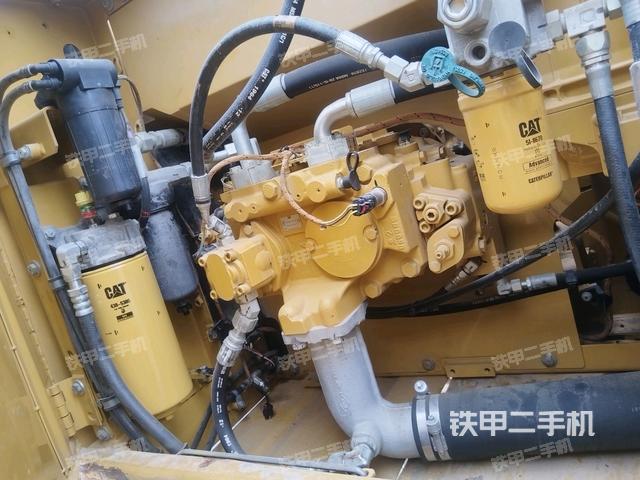 液壓泵艙室正面整體（整機(jī)外觀）