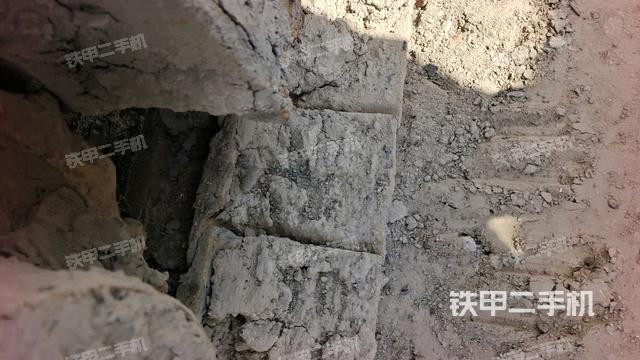 右驅(qū)動輪（行走機構）