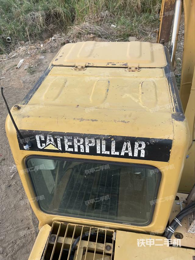 驾驶室顶部（整机外观）