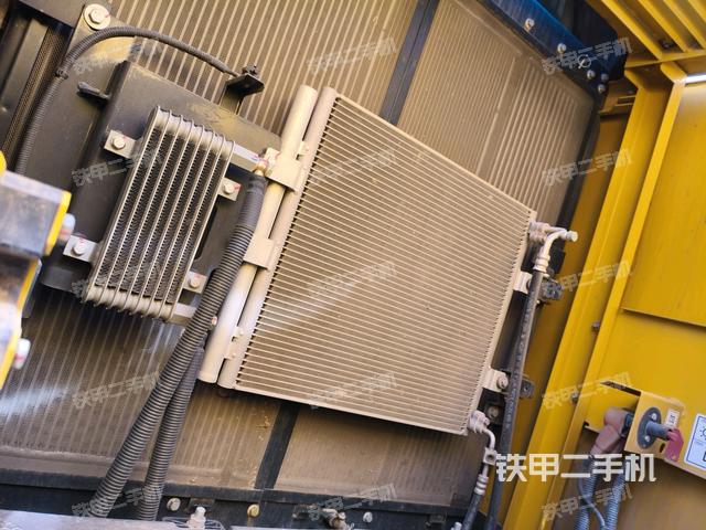 散熱器正面（大件艙室）